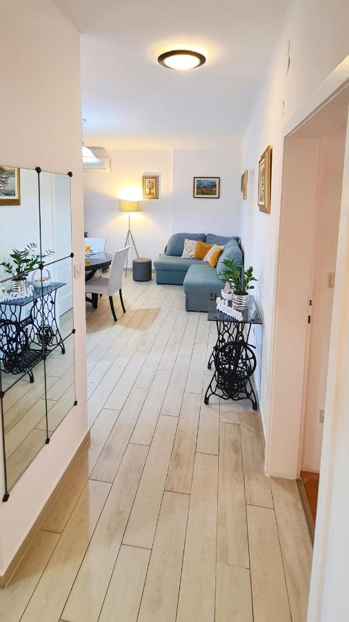 Sara Poljud Apartment Split
